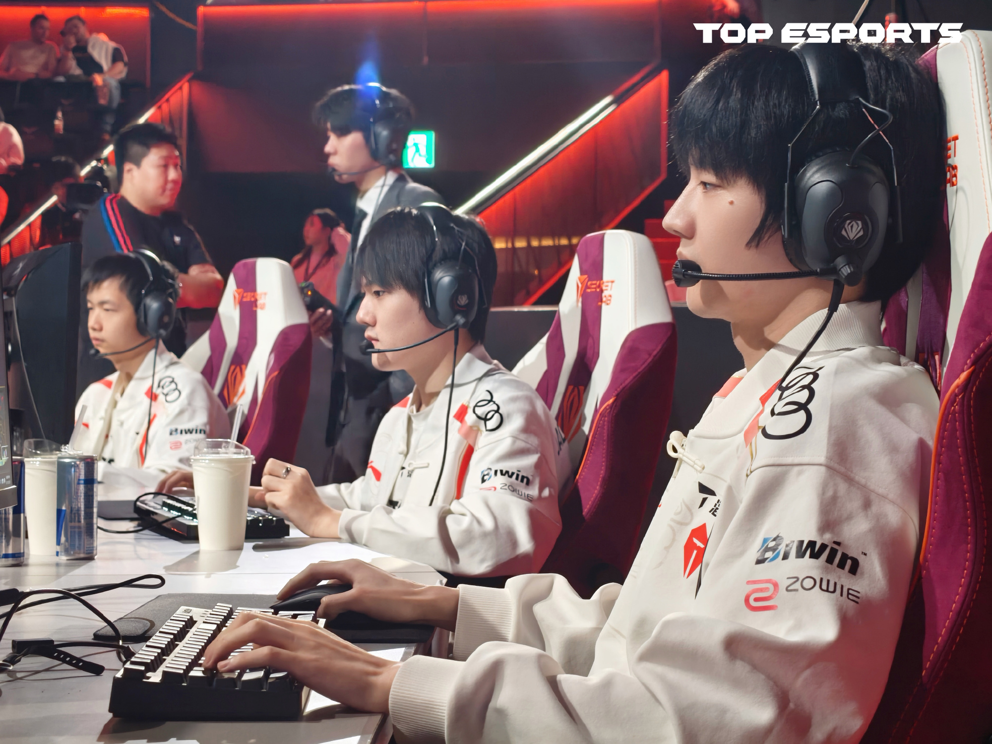 开云平台-NS翻盘FNC，Kanavi关键团战开团秒人焦点之战八强赛，成为赛场最大亮点